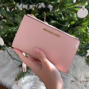 SOLD-MK DOUBLE ZIP Wristlet - light pink/blossom
